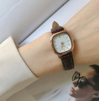 Women's Simple Vintage Watches for Women Dial Wristwatch Leather Strap Wrist Watch High Quality Ladies Casual Bracelet Watches