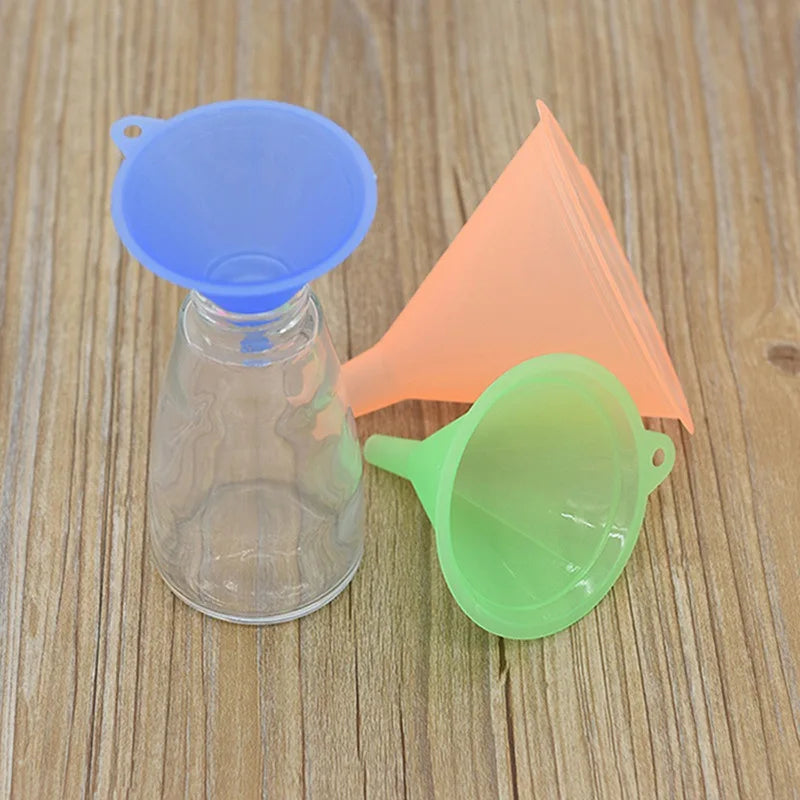 5PCS 5 Size Colorful Plastic Small Funnels Liquid Oil Funnel Home Kitchen Function Plastic Funnel Set Liquid Dispensing Tool